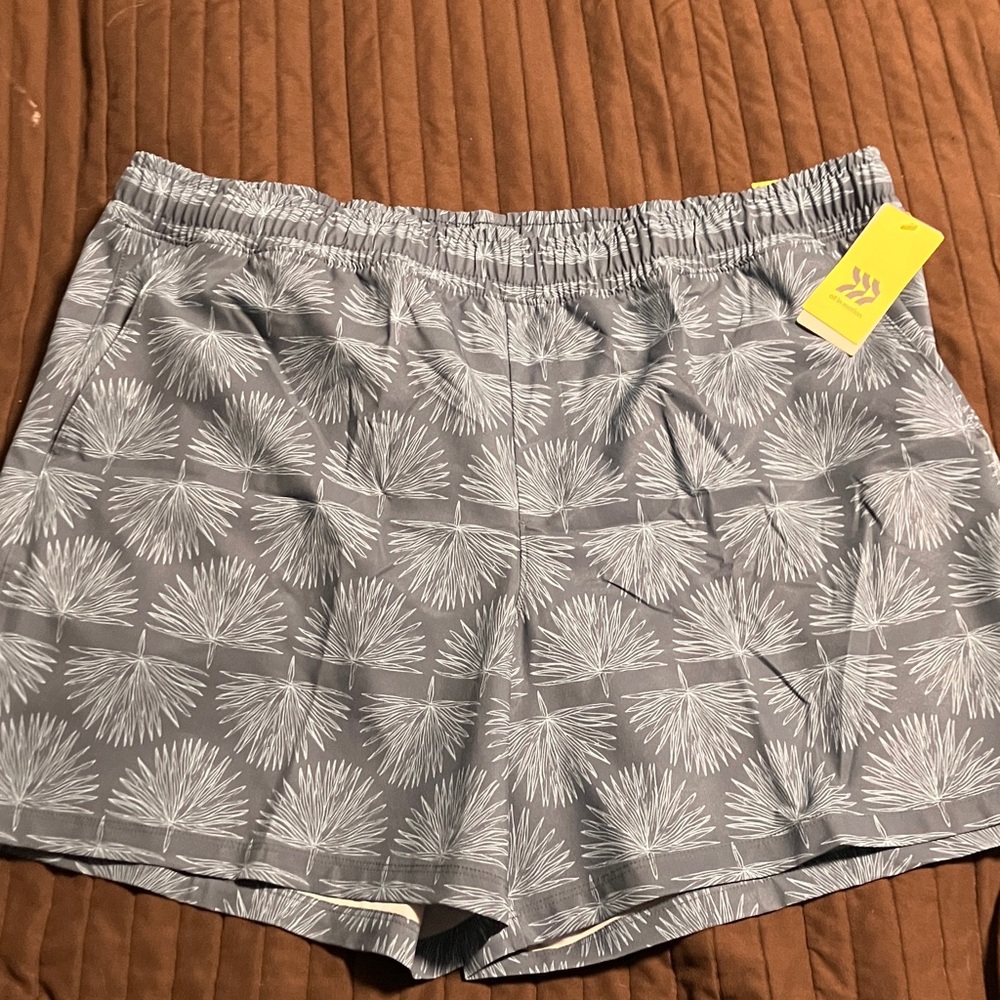 All in Motion Men's Gray Floral Hybrid Shorts